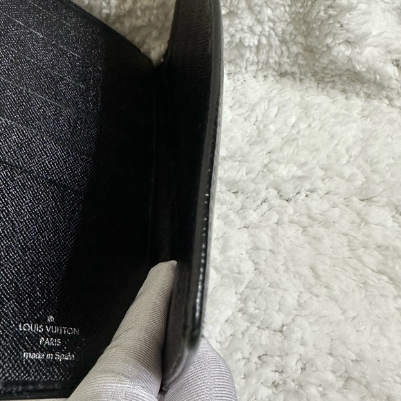 Authentic Louis Vuitton long Epi bifold wallet - Picture 5 of 16